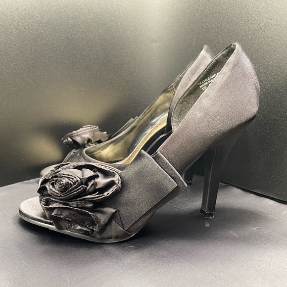 GLO jeans Vintage inspired Pumps - Picture 2 of 4